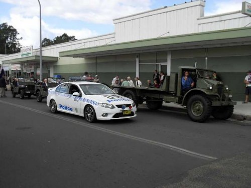 Forming up Anzac Day 2010.jpg