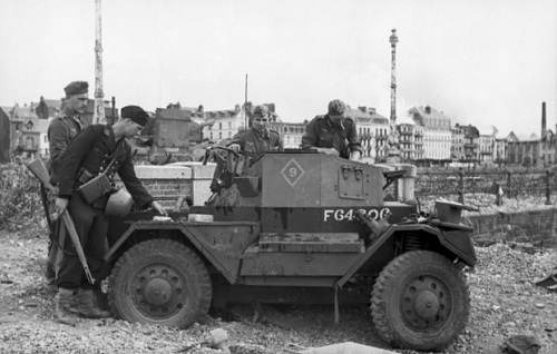 Click image for larger version

Name:	880px-Bundesarchiv_Bild_101I-291-1207-11,_Dieppe,_Landungsversuch,_englischer_Sphpanzer.jpg
Views:	1
Size:	73.2 KB
ID:	121101