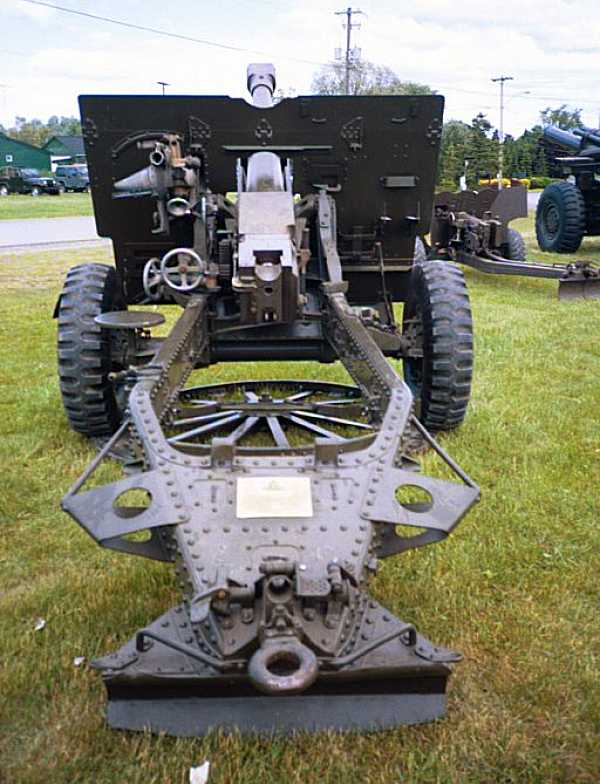 The 25 pdr gun/howitzer